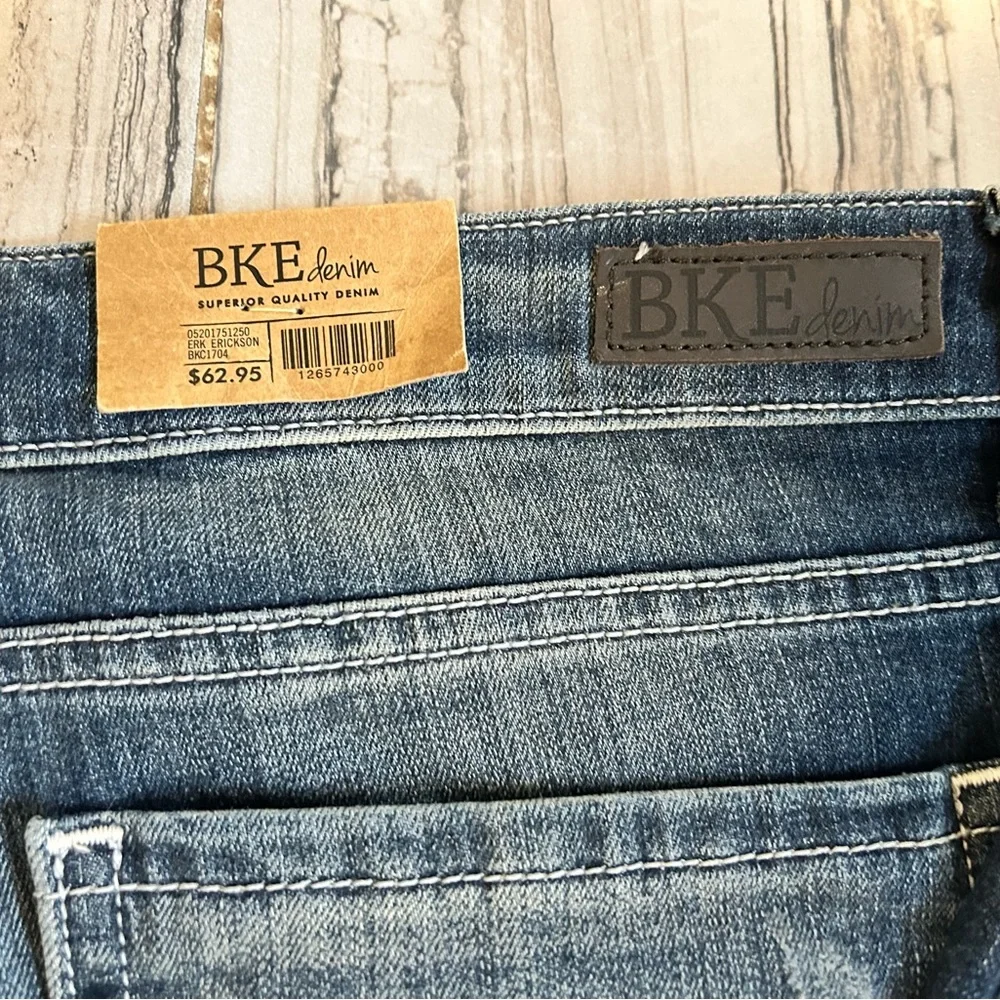 NWT BKE Buckle Jeans Harper Mid-Rise Curvy Fit Cropped Stretch Jeans - Picture 9 of 16